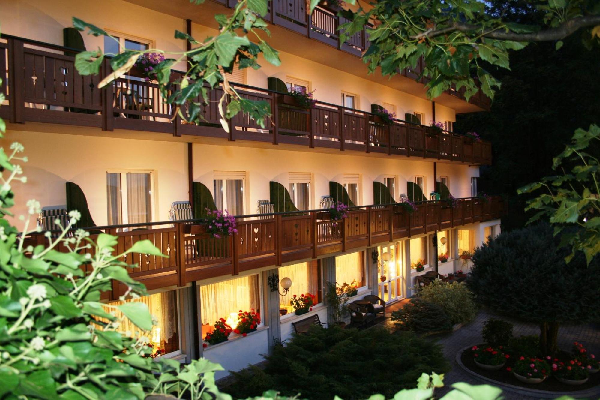 Hotel Miralago Wellness - Adults Only Molveno Eksteriør bilde