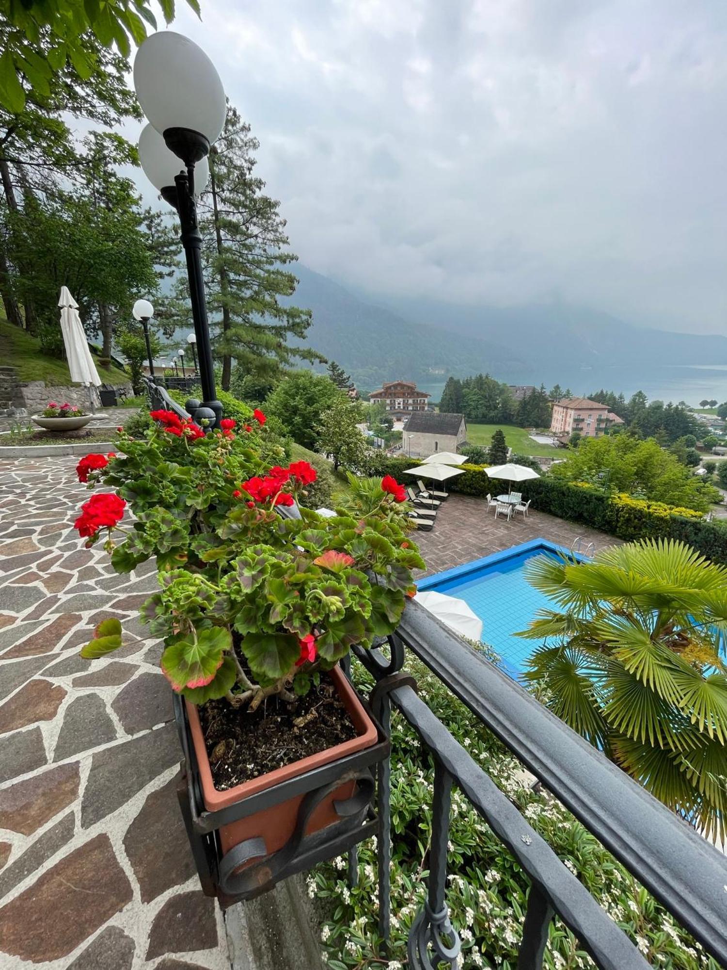 Hotel Miralago Wellness - Adults Only Molveno Eksteriør bilde