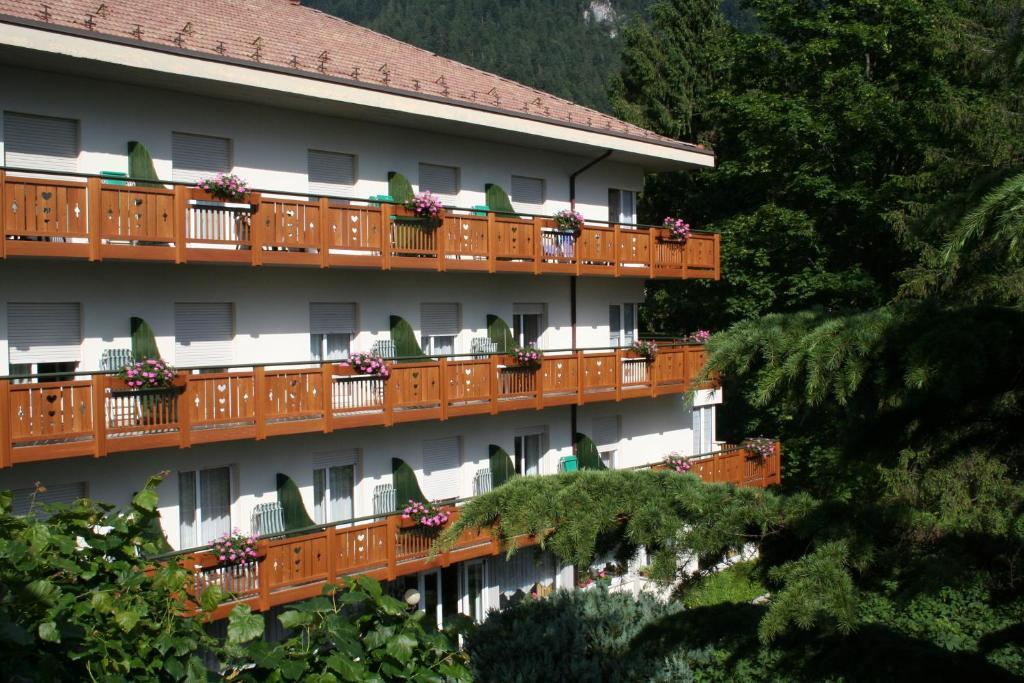 Hotel Miralago Wellness - Adults Only Molveno Eksteriør bilde