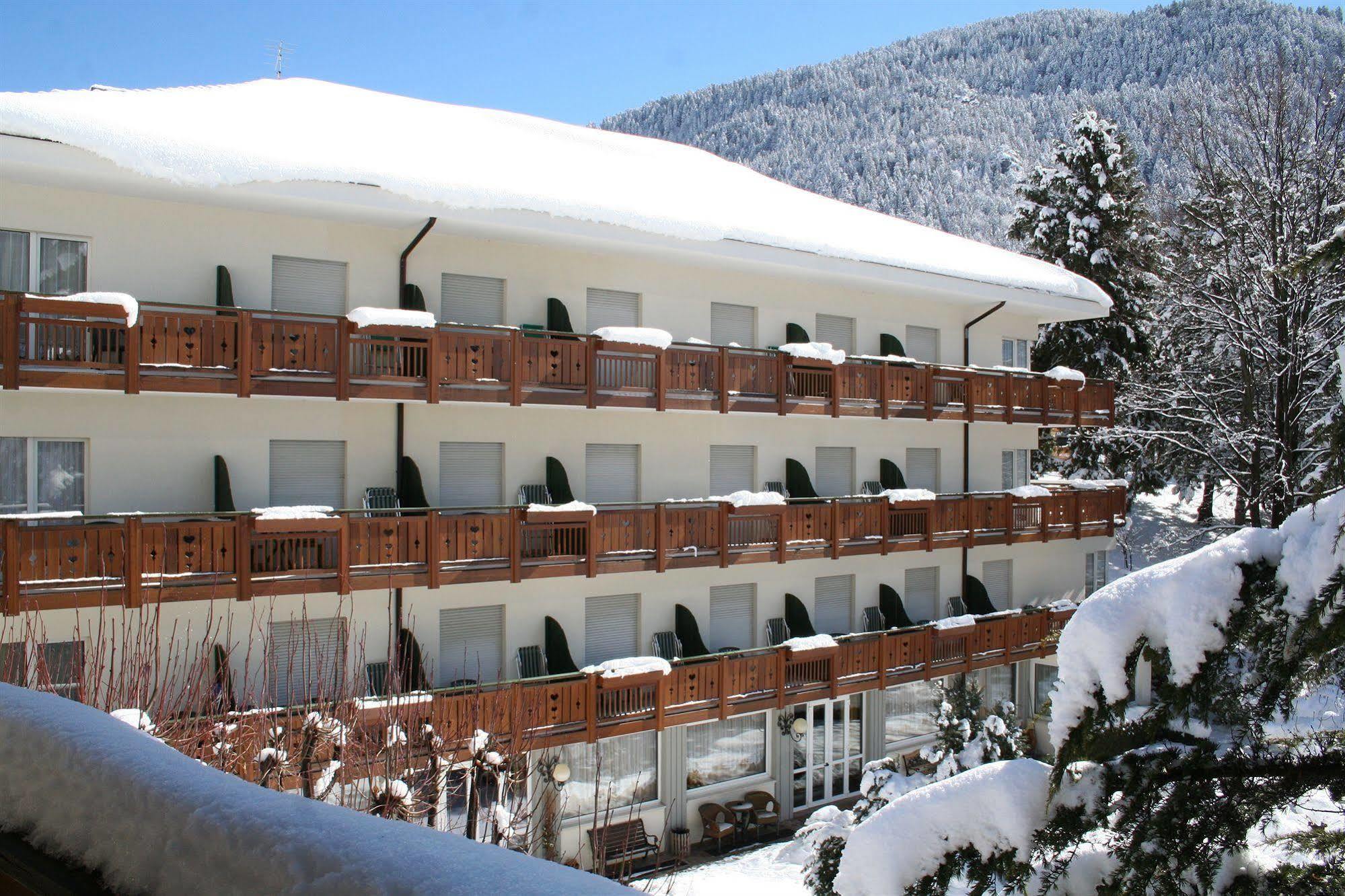 Hotel Miralago Wellness - Adults Only Molveno Eksteriør bilde