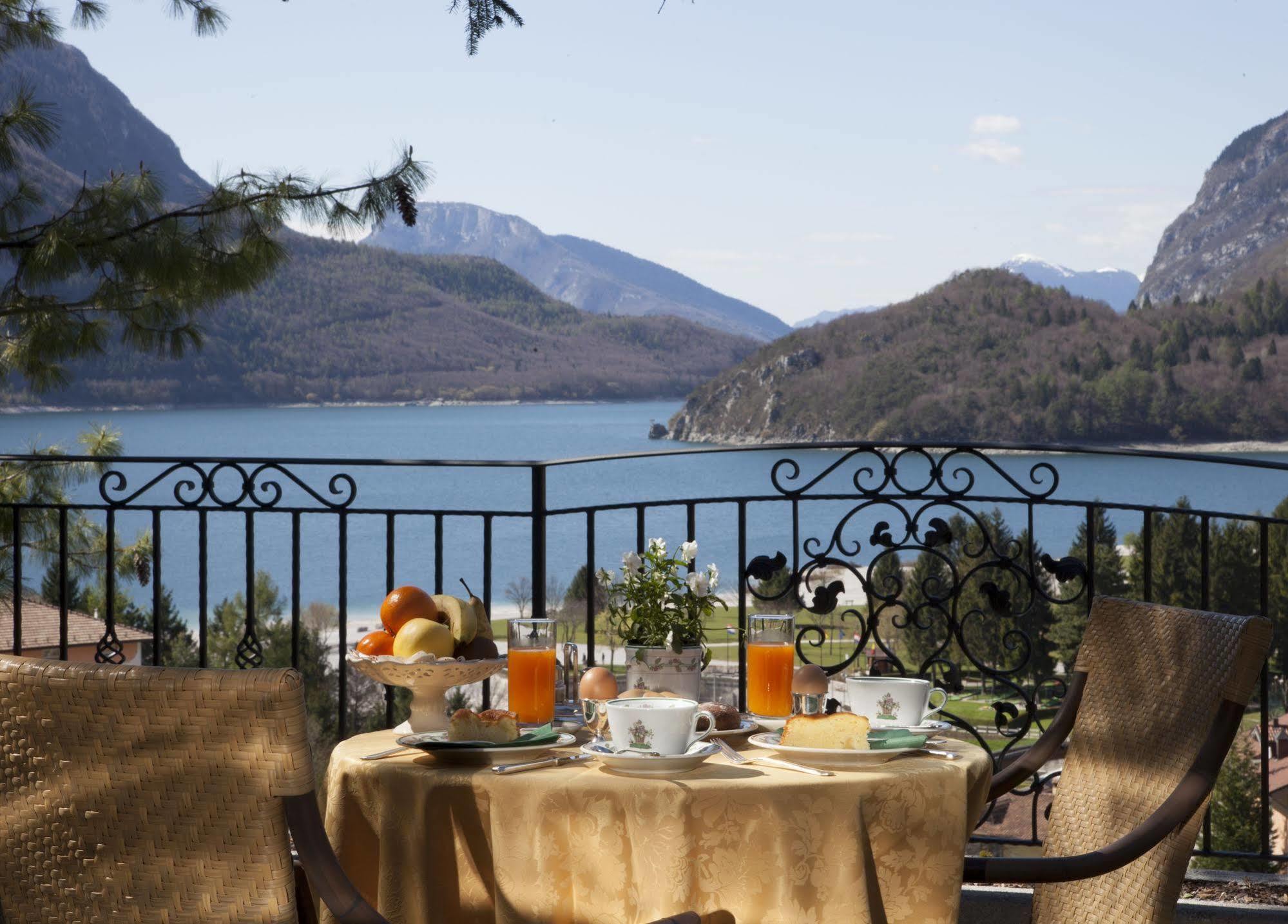 Hotel Miralago Wellness - Adults Only Molveno Eksteriør bilde